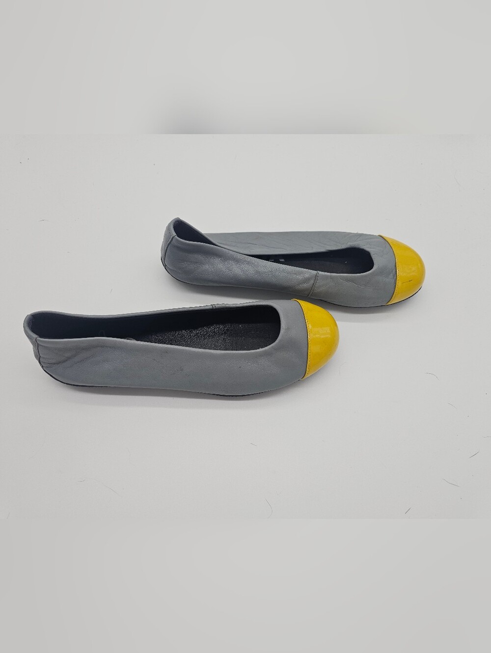 Kokua Gray Ballet Flats with Yellow Cap Toe Sz 6